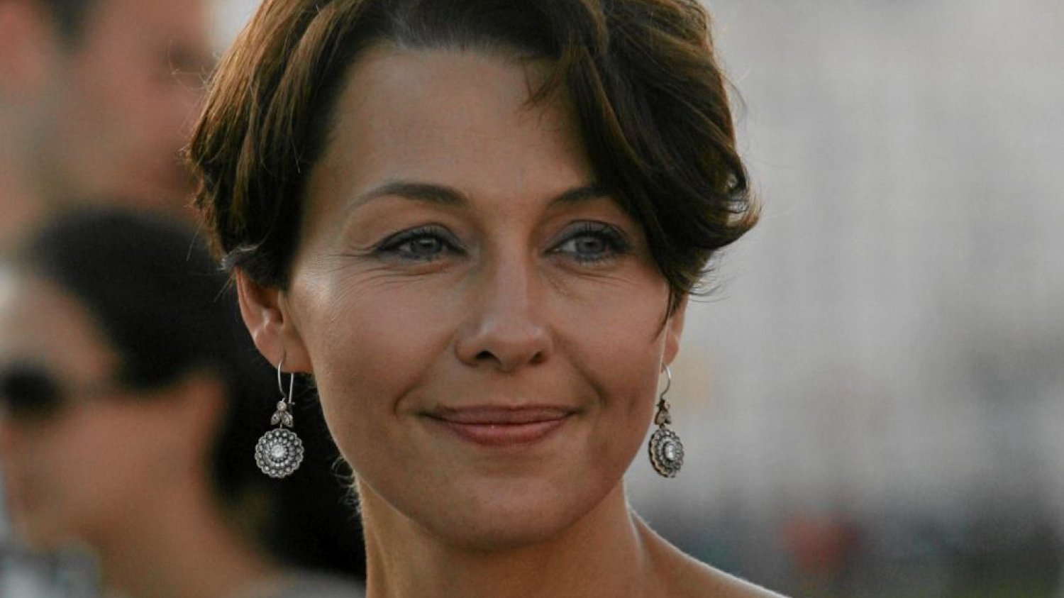 Anna Popek wie, co dla kobiet jest dobre. Powinny zostać w jaskiniach i wychowywać dzieci.