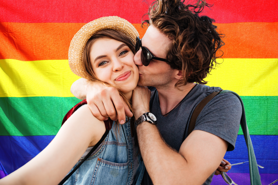 Kompromis w sprawie związków partnerskich: lesbijki mogą wiązać się z gejami