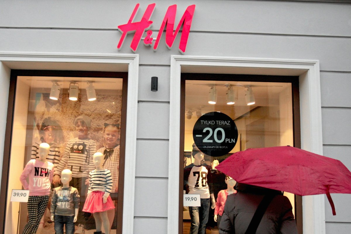 H&M ma kłopoty, bo muzułmanie zgłosili pretensje o skarpetki z napisem "Allah".
