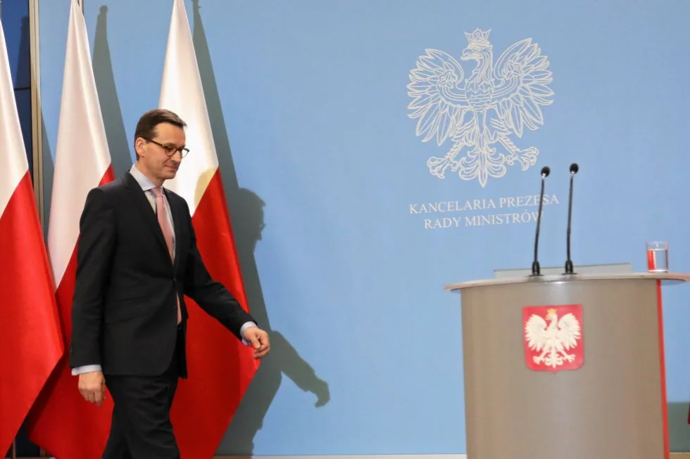 Mateusz Morawiecki wraz ze stanowiskiem premiera, objął po Beacie Szydło stanowisko mema.
