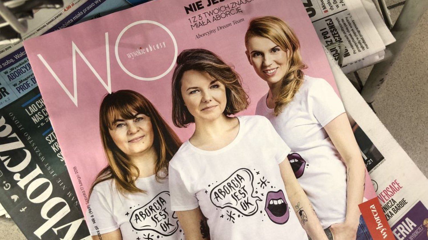 "Wysokie Obcasy" z okładką zgody narodowej.