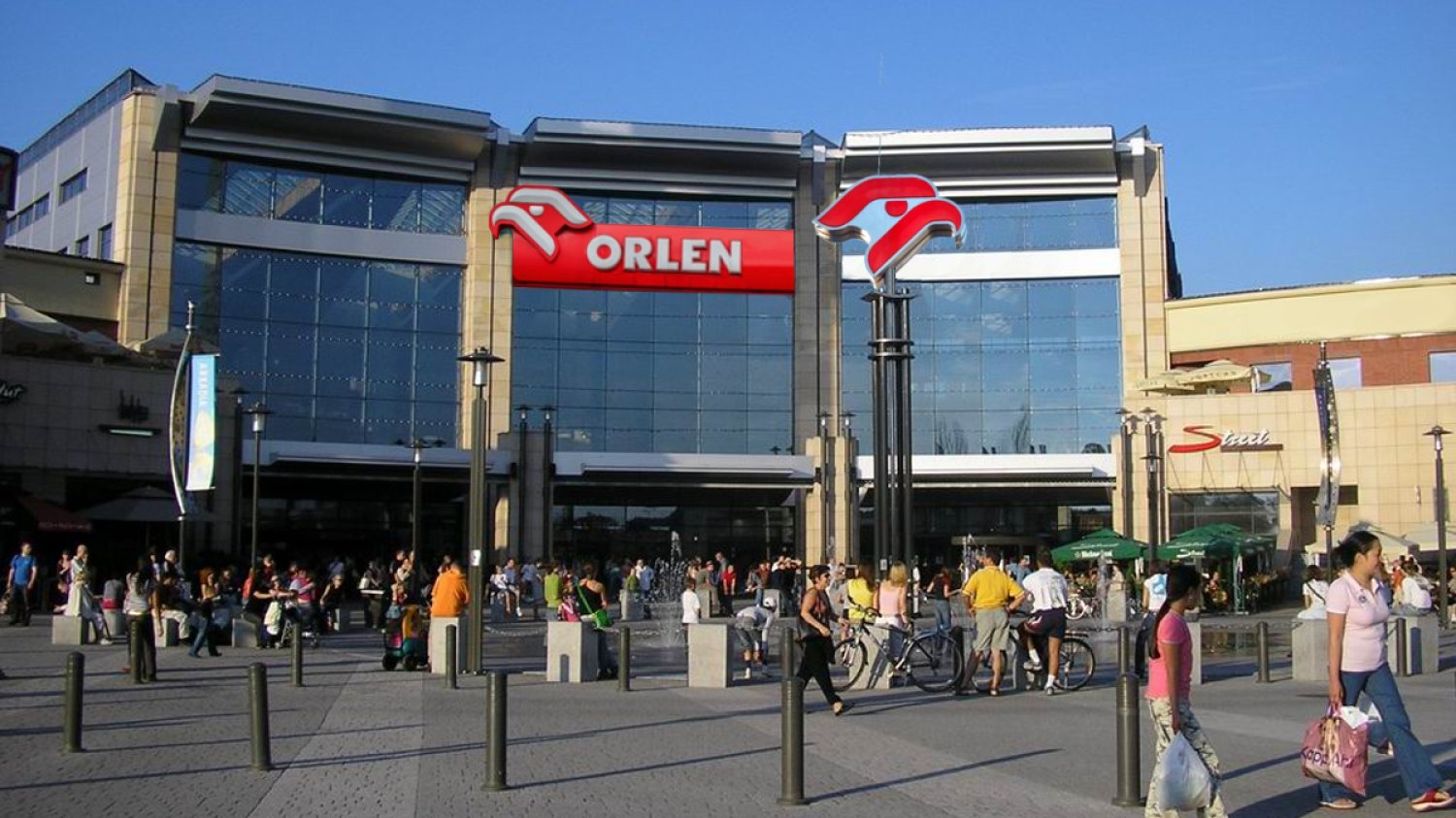 Orlen przygotował się na zakaz handlu w niedziele, budując stację benzynową mieszczącą centrum handlowe.