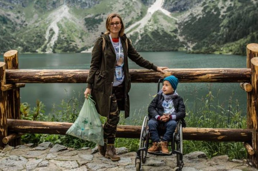 Pani Marzenie i 5-letniemu Arkowi bezinteresowni turyści oddawali własne śmieci.