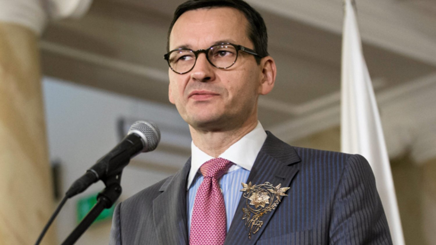Atrybut władzy premierzej już w marynarce Mateusza Morawieckiego.