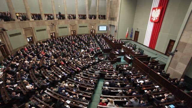 Nowa nazwa na nowy początek - proponują posłowie, którzy chcą przestać używać nazwy "Sejm".