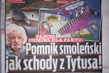 Papcio Chmiel 30 lat temu splagiatował pomnik smoleński.