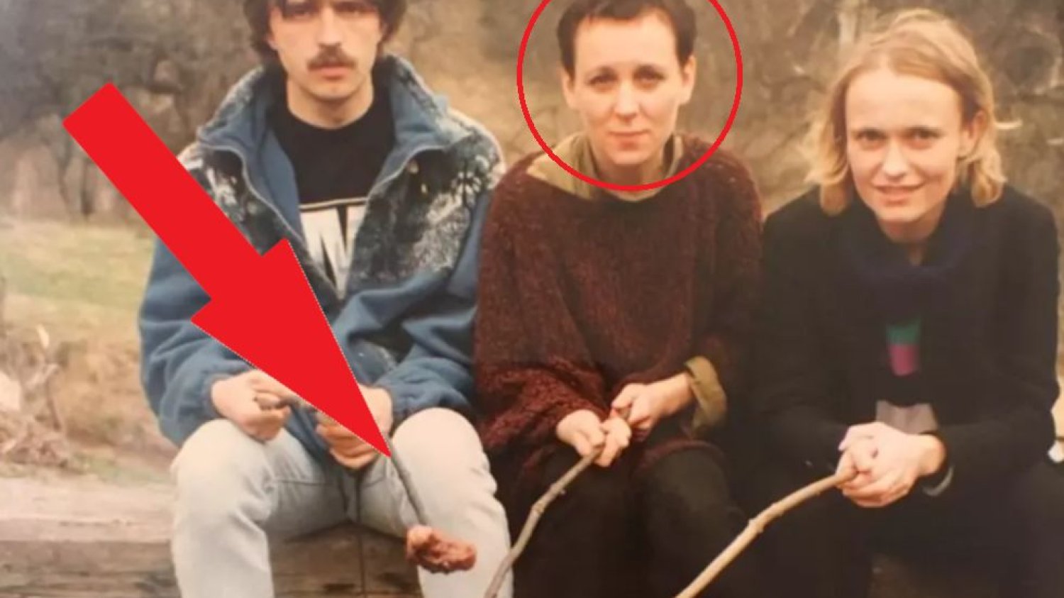 Tokarczuk z przedmiotową kiełbasą