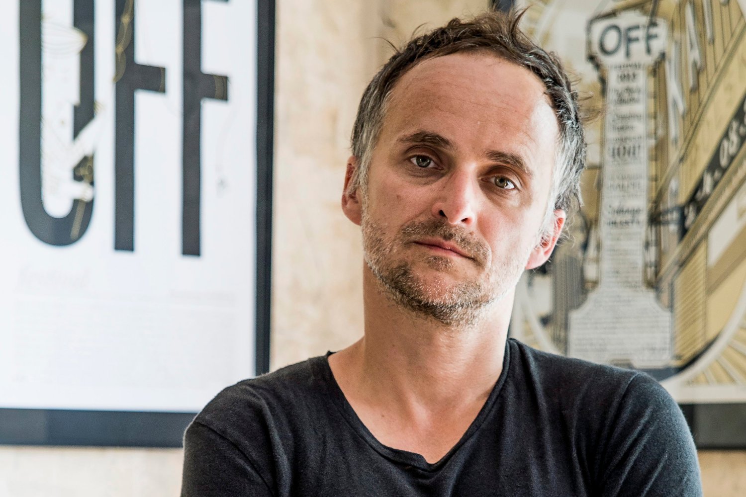 – Ogłoszenia kolejnych gwiazd OFF Festivalu są wstrzymane do czasu rozwikłania tzw. "dylematu Rojka", problemu myślowego znanego w środowisku fanów i twórców niszowej muzyki.