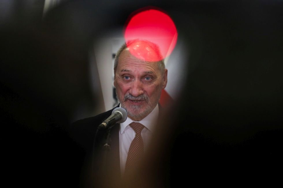 Los Antoniego Macierewicza jest przesądzony: pozostanie ministrem obrony narodowej lub nim być przestanie.