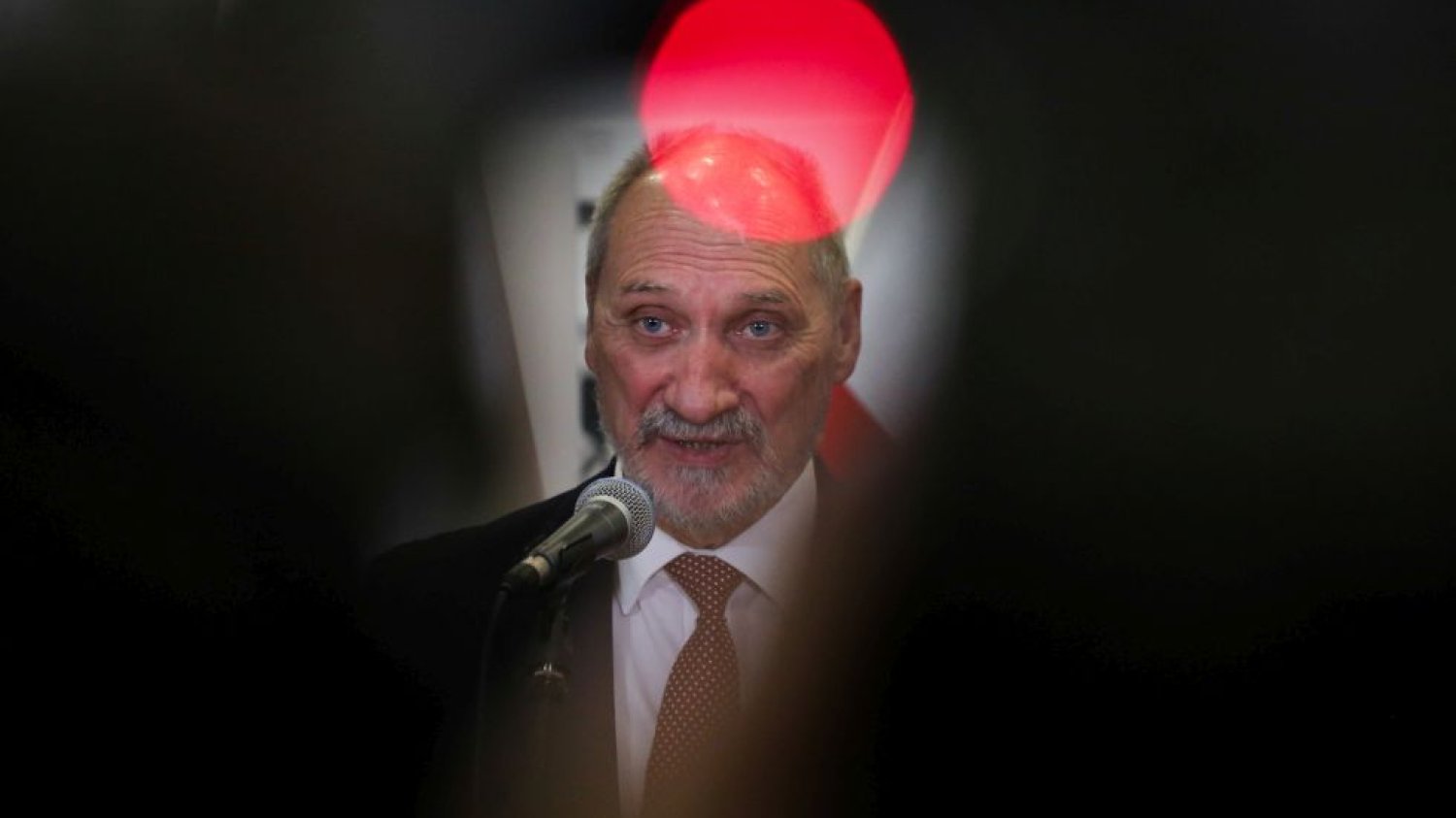 Los Antoniego Macierewicza jest przesądzony: pozostanie ministrem obrony narodowej lub nim być przestanie.