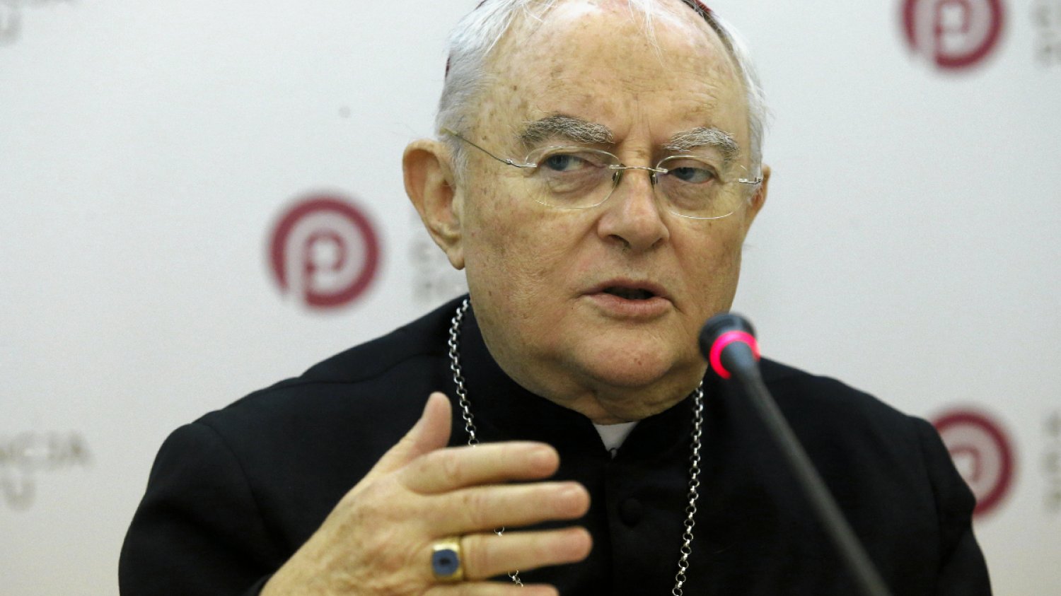 Abp Hoser o gwałtach i antykoncepcji.