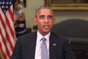 Obama ostrzega przed fake newsami.