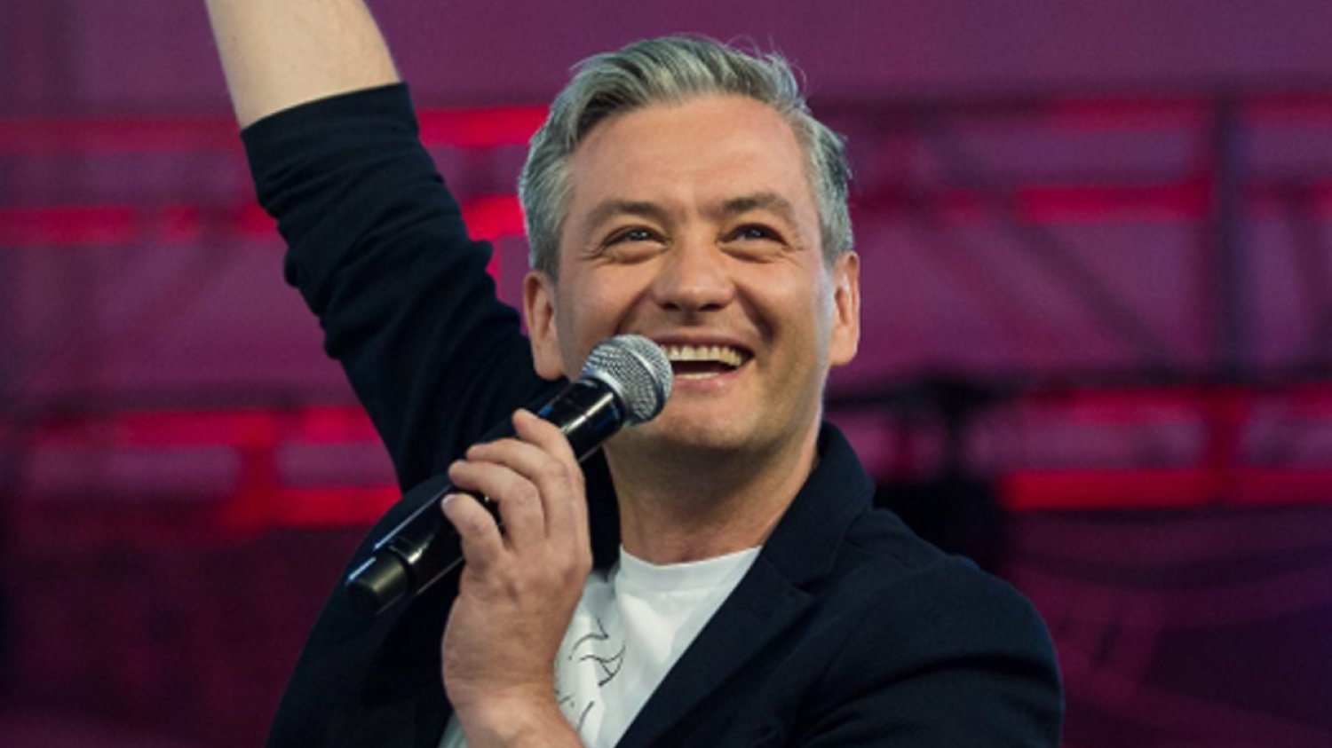 Bóg zesłał prezydentowi Słupska Robertowi Biedroniowi 20 tys. lajków.