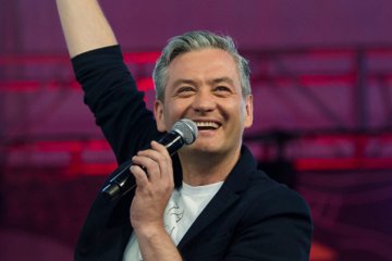 Bóg zesłał prezydentowi Słupska Robertowi Biedroniowi 20 tys. lajków.