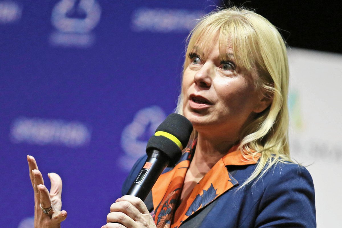 Elżbieta Bieńkowska w Brukseli pokazała wewnętrzną Grażynę.