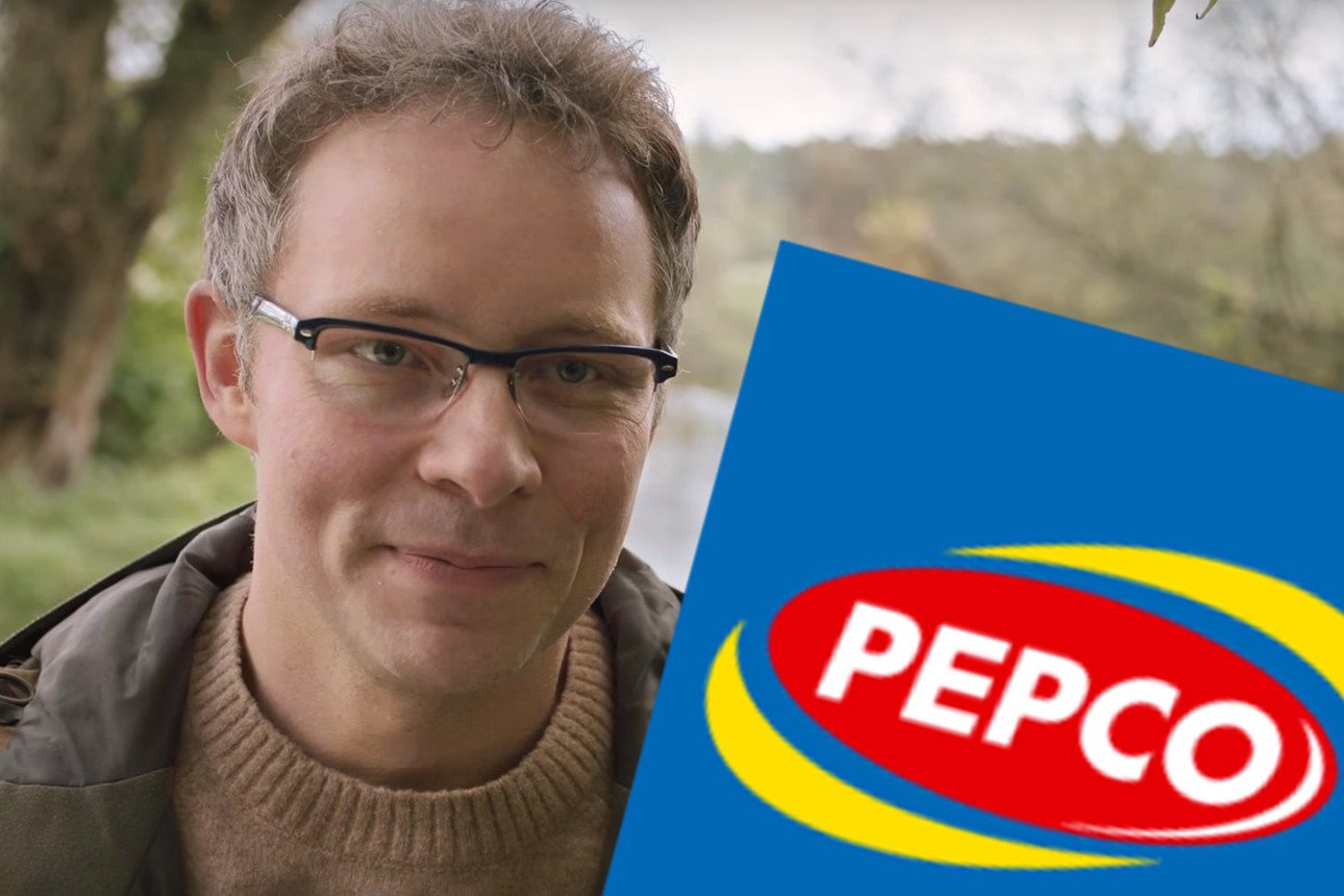 Mąż tłumaczy żonie, dlaczego powinna realizować się w odkurzaniu